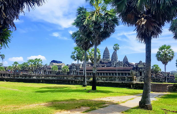 ANGKOR WAT ONE DAY TOUR (SMALL CIRCUIT) IN SIEM REAP